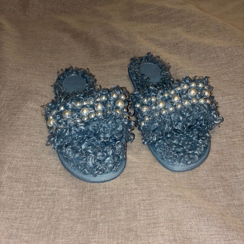 Curly Faux Fur Slide Sandals with Pearl Accent - Denim Blue